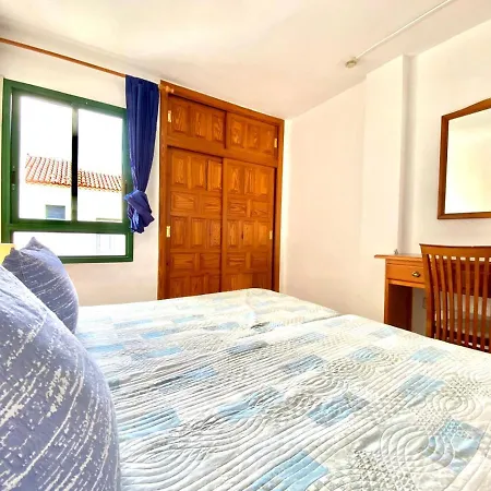 Apartamento De Dos Dormitorios En Costa Del Silencio, Tenerife Sur *
