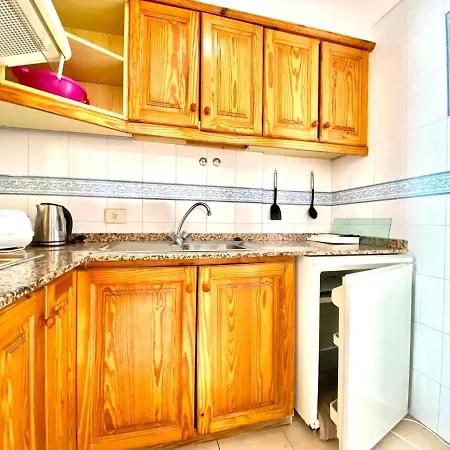 Apartamento De Dos Dormitorios En Costa Del Silencio, Tenerife Sur