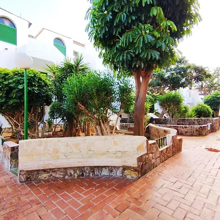 Apartamento De Dos Dormitorios En Costa Del Silencio, Tenerife Sur *
